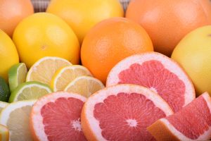 Dlaczego warto jeść grapefruit? 7 korzyści dla zdrowia